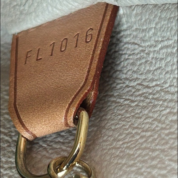 100% AUTH Louis Vuitton Bucket Bag GM &Removable Chain Zipper Wallet Pouch - Picture 7 of 13